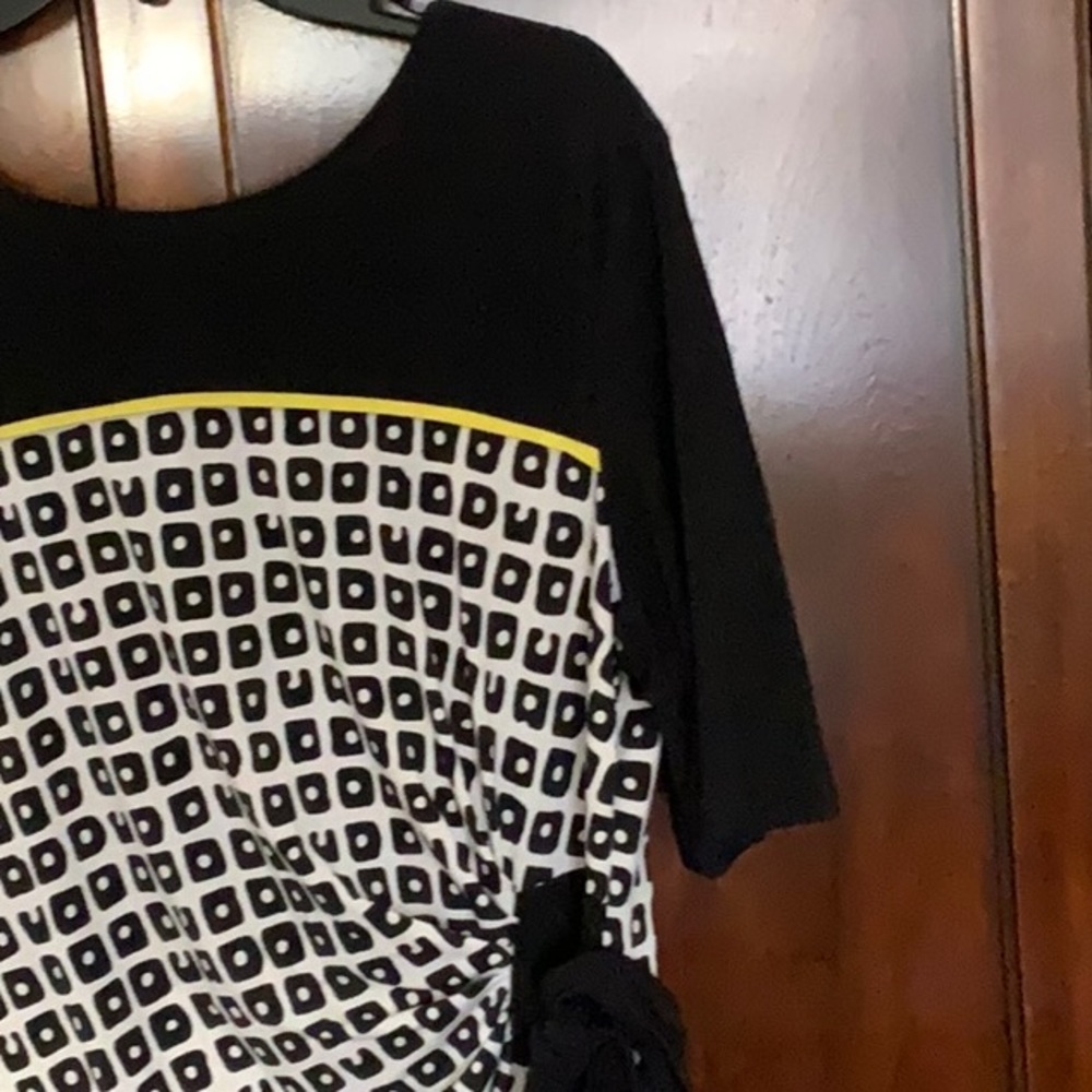 Ladies black white yellow accents dress - Picture 4 of 6